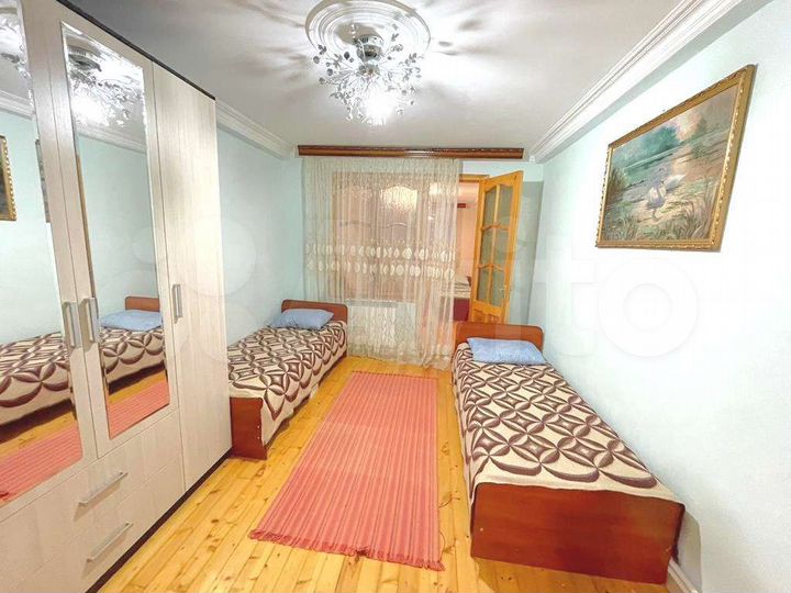 4-к. квартира, 90 м², 2/5 эт.