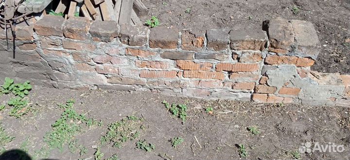 Отдам бесплатно бой кирпича(фундамента)