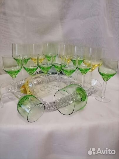 Бокалы и рюмки урановое стекло