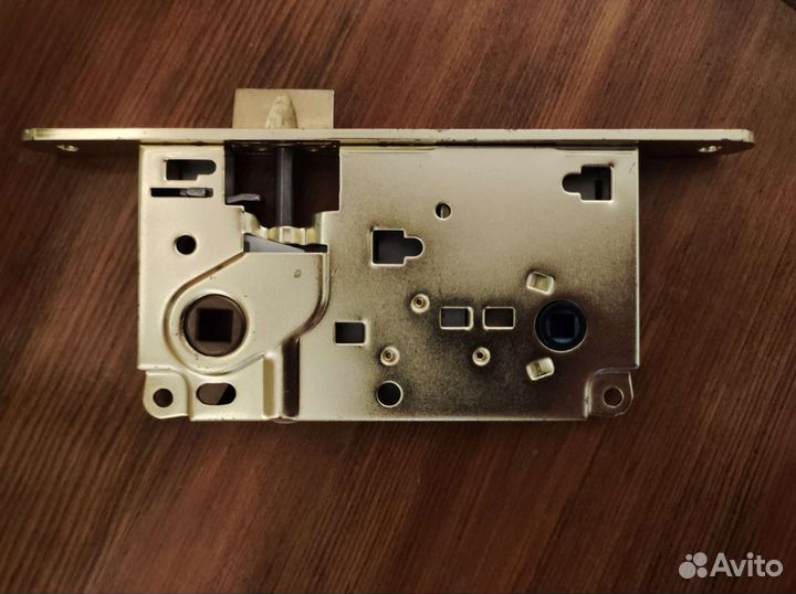 Дверная ручка межкомнатная