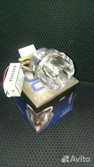 Светильник встраиваемый новый