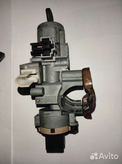 Замок зажигания Mazda 323, Familia BJ рест