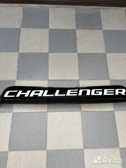 Спойлер Dodge Challenger