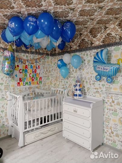 Детская кроватка с маятником