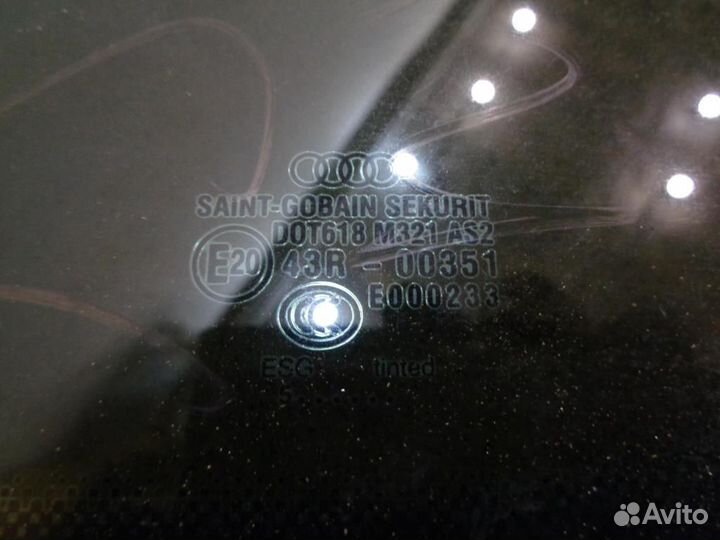 Стекло кузовное глухое правое Audi A8 D3 2002-2010
