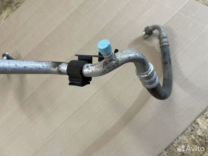 Трубка кондиционера длинная толстая Киа Сид 1