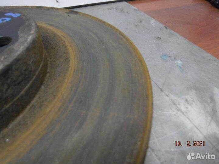 Тормозной диск передний правый Toyota Camry 50 2AR