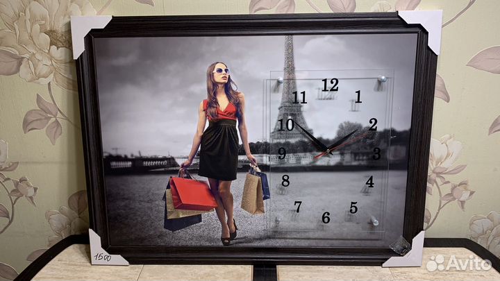 Картина пионы с часами