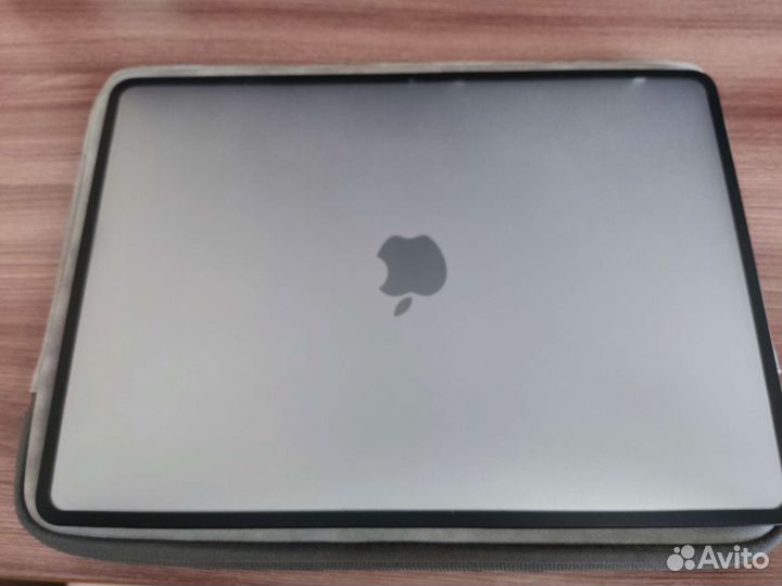 Macbook pro 13 m1 16gb 256g(12 циклов зарядки)