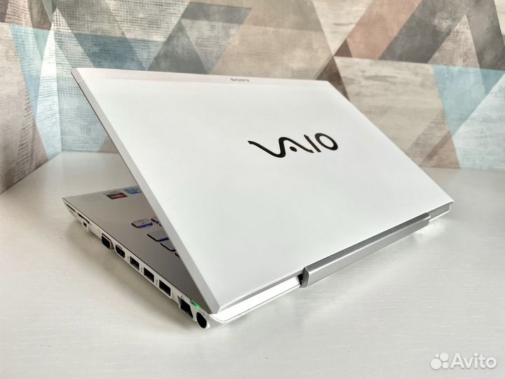 Ноутбук Sony Vaio/Core i3/8Гб озу
