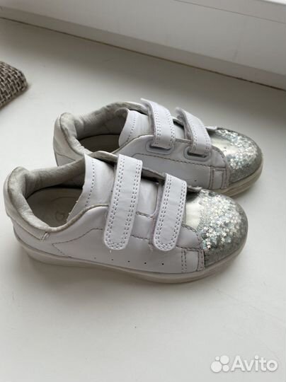 Кроссовки детские