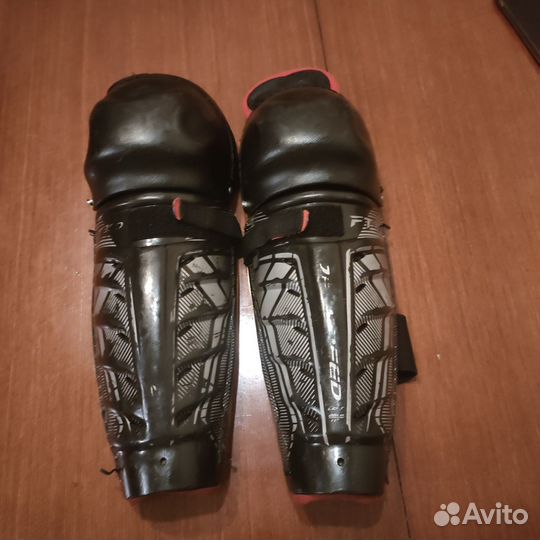 Наколенники