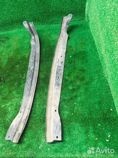 Накладка двери передняя правая Volvo S40 II 1.6