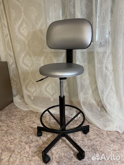 Стул для косметолога