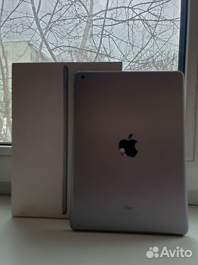 iPad 9,7 2018 6 поколения 32гб