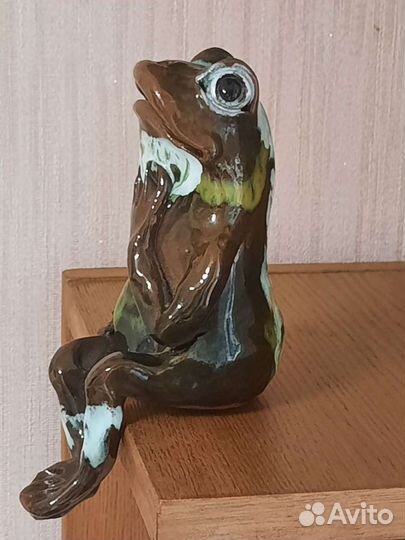 Статуэтка лягушка