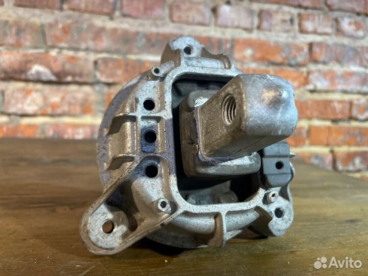 Подушка двигателя левая Bmw 5 F10 N55B30 2011