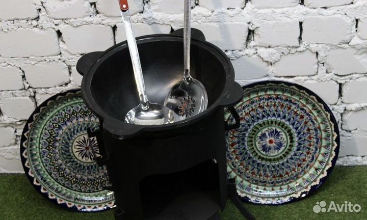 Казан чугунный с печкой