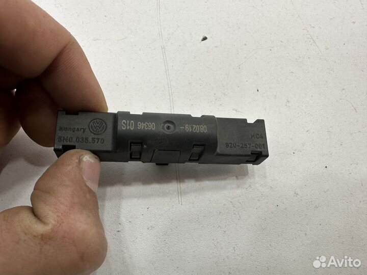 Skoda Octavia A7 Антенна крышки багажника