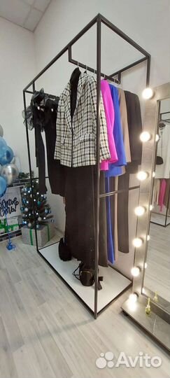 Стойки для магазина одежды, стойки для вешалок