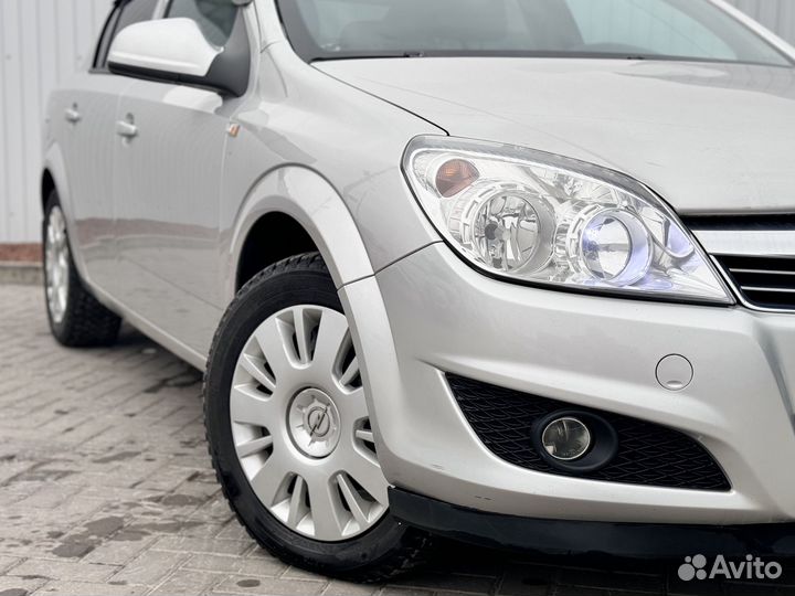 Opel Astra 1.6 МТ, 2011, 168 000 км