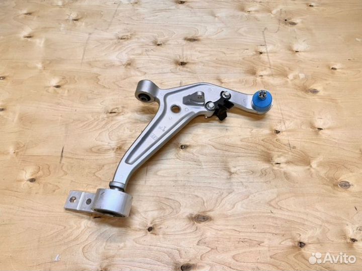 Рычаг передний Nissan X-Trail T30 нижний