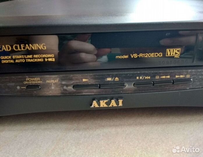 Видеомагнитофон akai made in Japan, рабочий