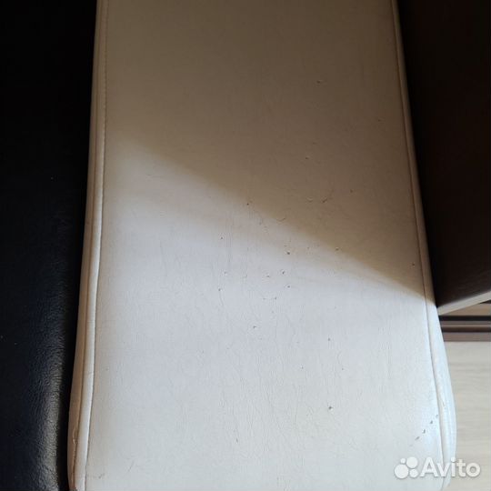 Кожаный диван бу