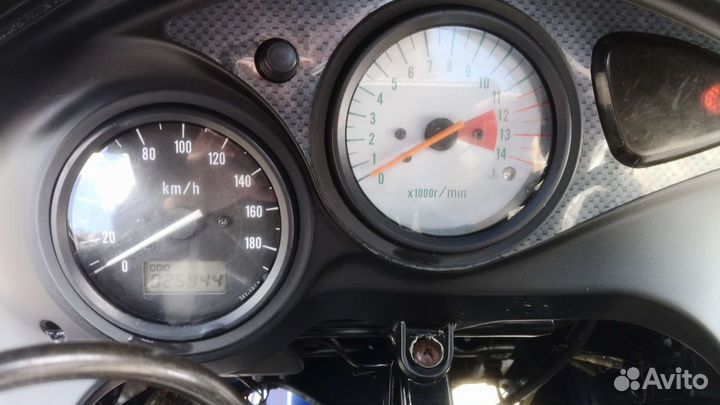 Suzuki SV400S