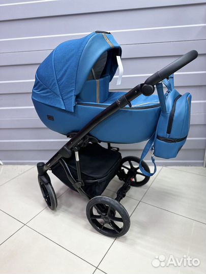 Коляска новая