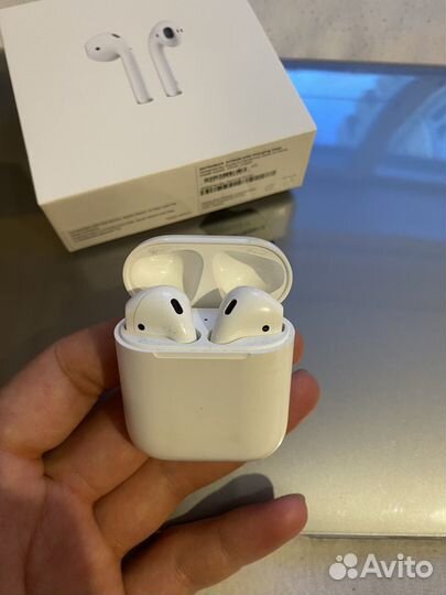 Беспроводные наушники apple airpods 2 оригинал б/у