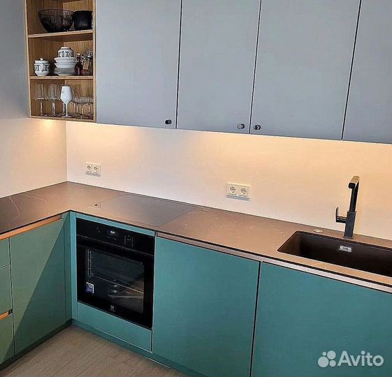 Кухня в потолок