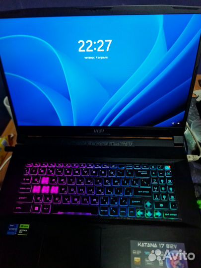 Игровой ноутбук msi katana 17 B12VGK-275XRU