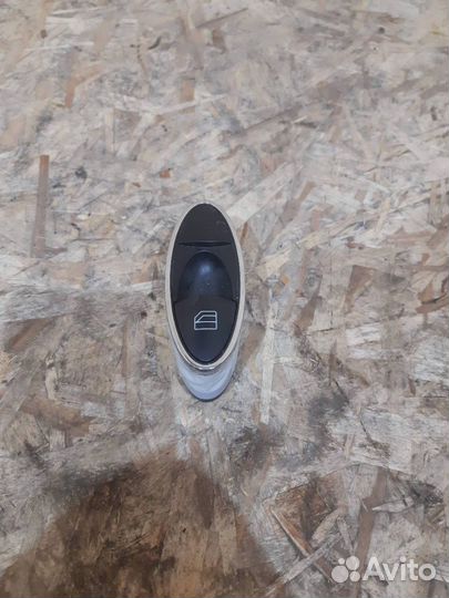 Кнопка стеклоподъемника A2118211351 Mercedes-Benz