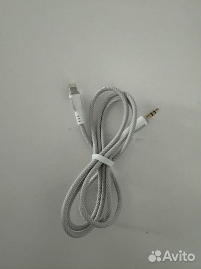 Переходник aux iPhone