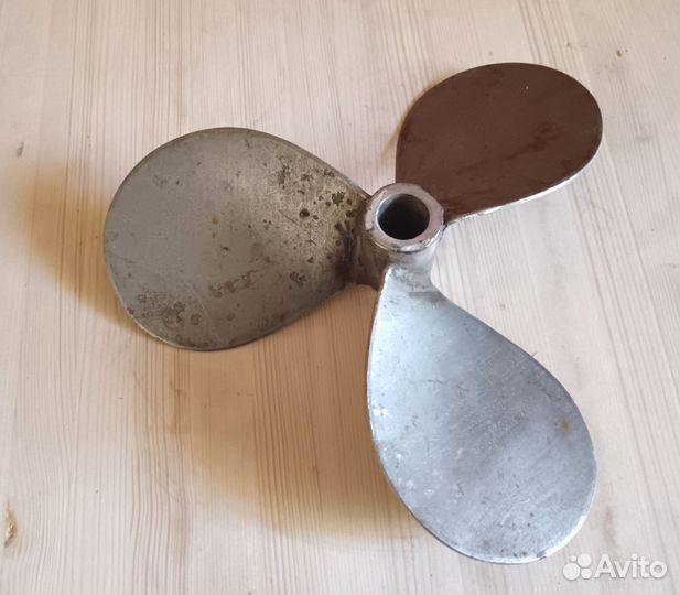 Винт для водного мотора