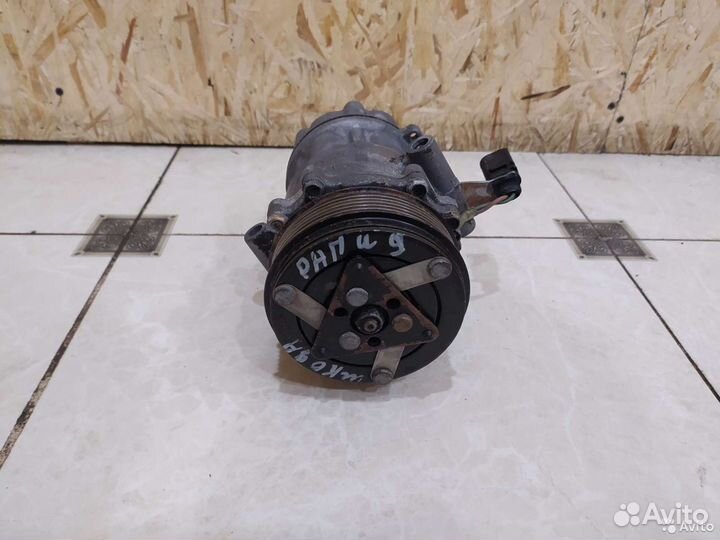 Компрессор кондиционера Skoda Rapid