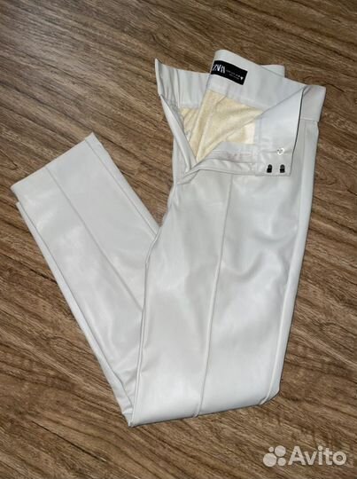 Кожаные брюки Zara