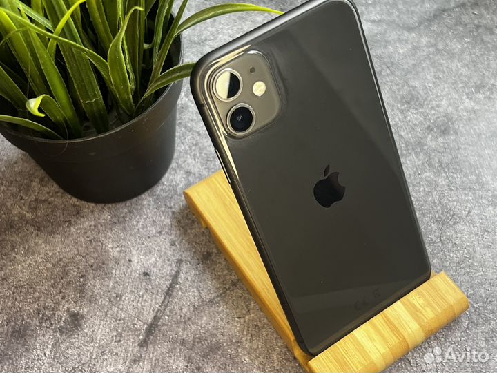 iPhone 11, 64 ГБ