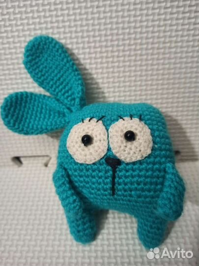 Зайчик,вязаная игрушка.Ручная работа