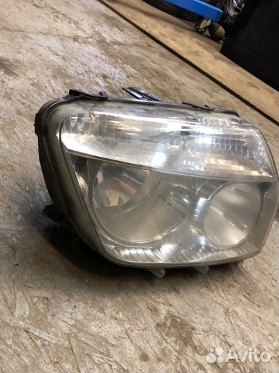 Фара правая с дефектом Рено Дастер 1