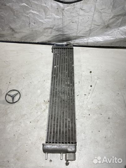 Радиатор маслянный Мерседес 166 gl ml 63 amg