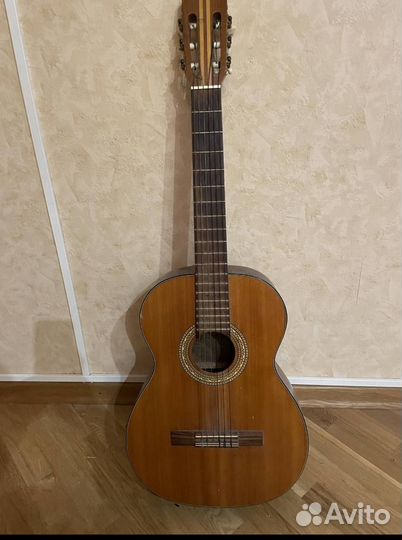 Акустическая гитара