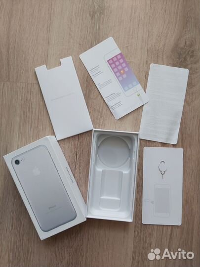Коробка iPhone 7