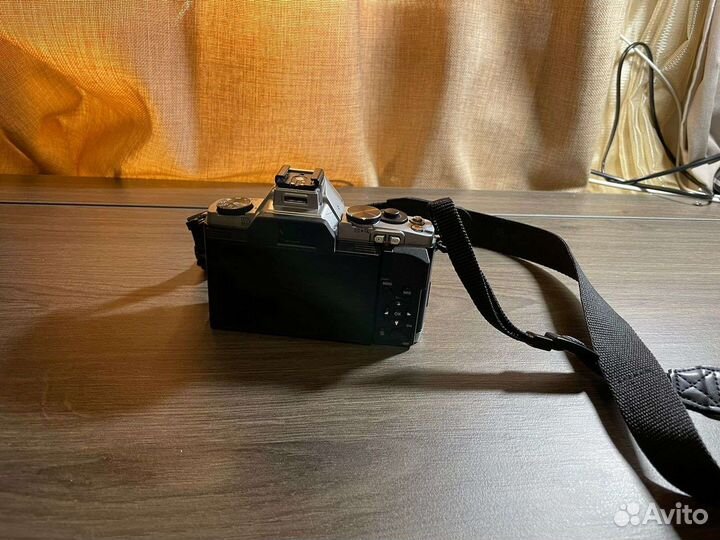 Цифровой фотоаппарат olympus E-M5