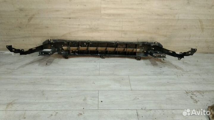 Усилитель переднего бампера Land Rover Discovery