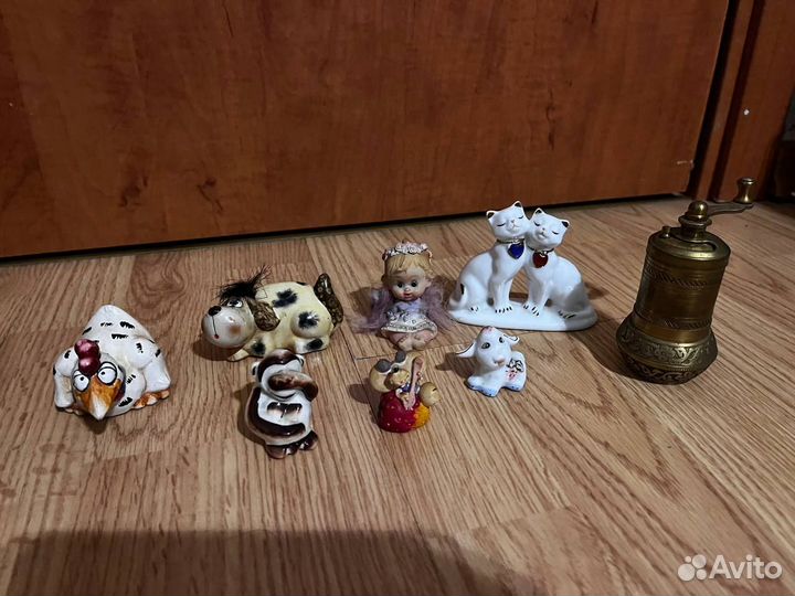 Фигурки, статуэтки и сувениры