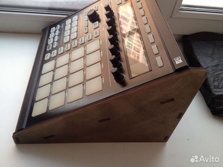 Стойка для Native Instruments Maschine MK2