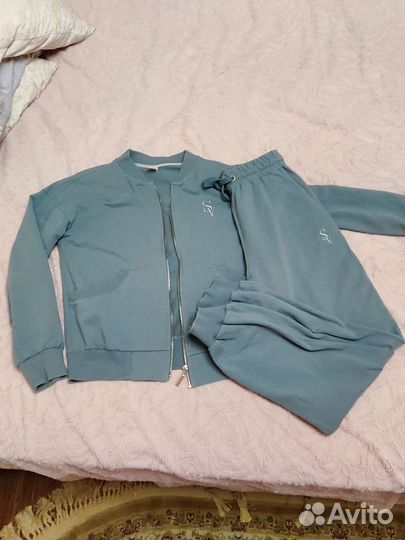 Спортивный костюм женский
