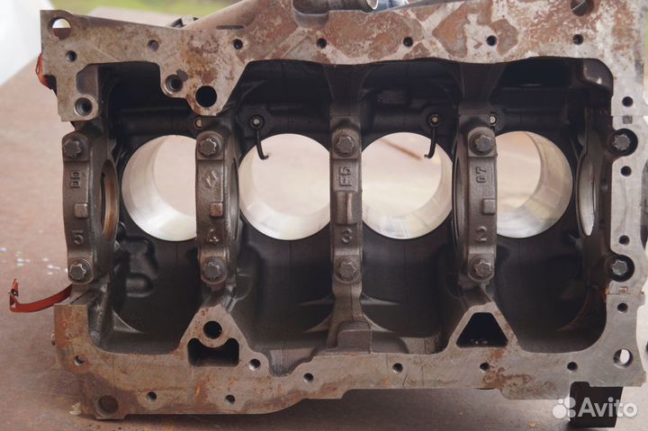 Блок двигателя Рено Меган 2, Лагуна 2 F4R